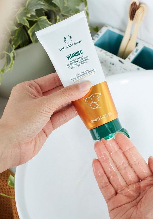 The Body Shop Vitamin C Glow Cleansing Polish 100 ML