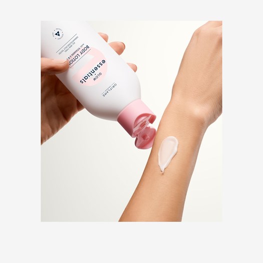 Oriflame Glow Essentials Body Lotion with Vitamins E B3 250 ML