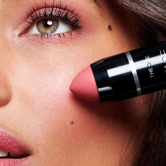 Oriflame The One Face Styler Highlighter (Stunning Rose)