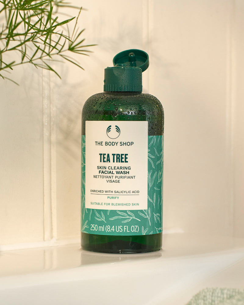 The Body Shop Tea Tree Skin Clearing Facial Wash
