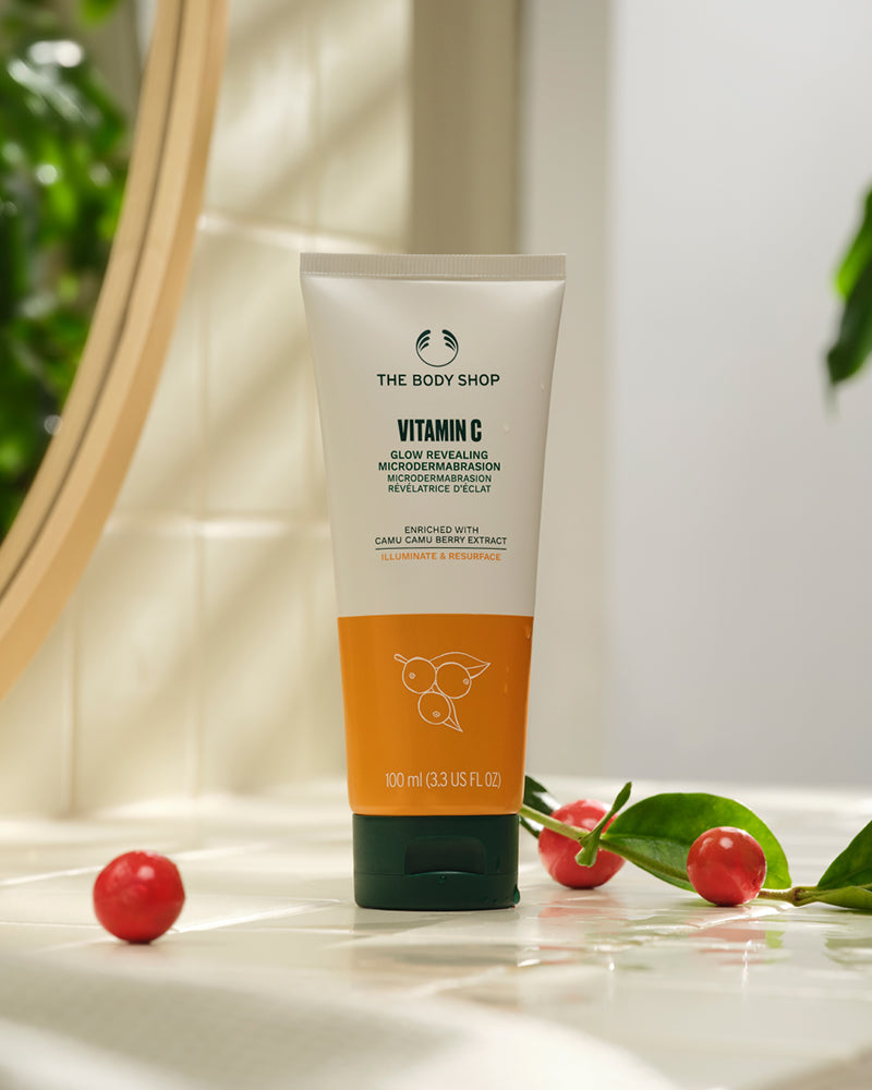 The Body Shop Vitamin C Glow Revealing Microdermabrasion (100ml)