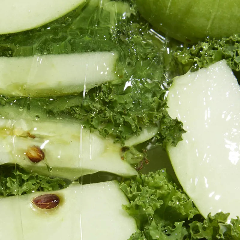Oriflame Love Nature Up-Loved Purifying Shampoo with Upcycled Apple & Organic Kale 250 ML